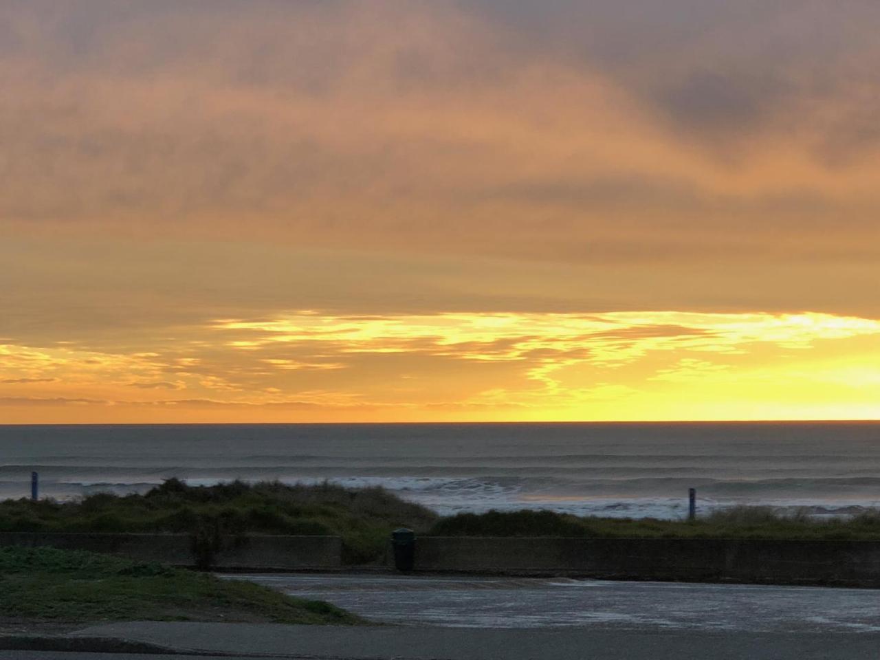 Otaki Beachfront Getaway Luaran gambar