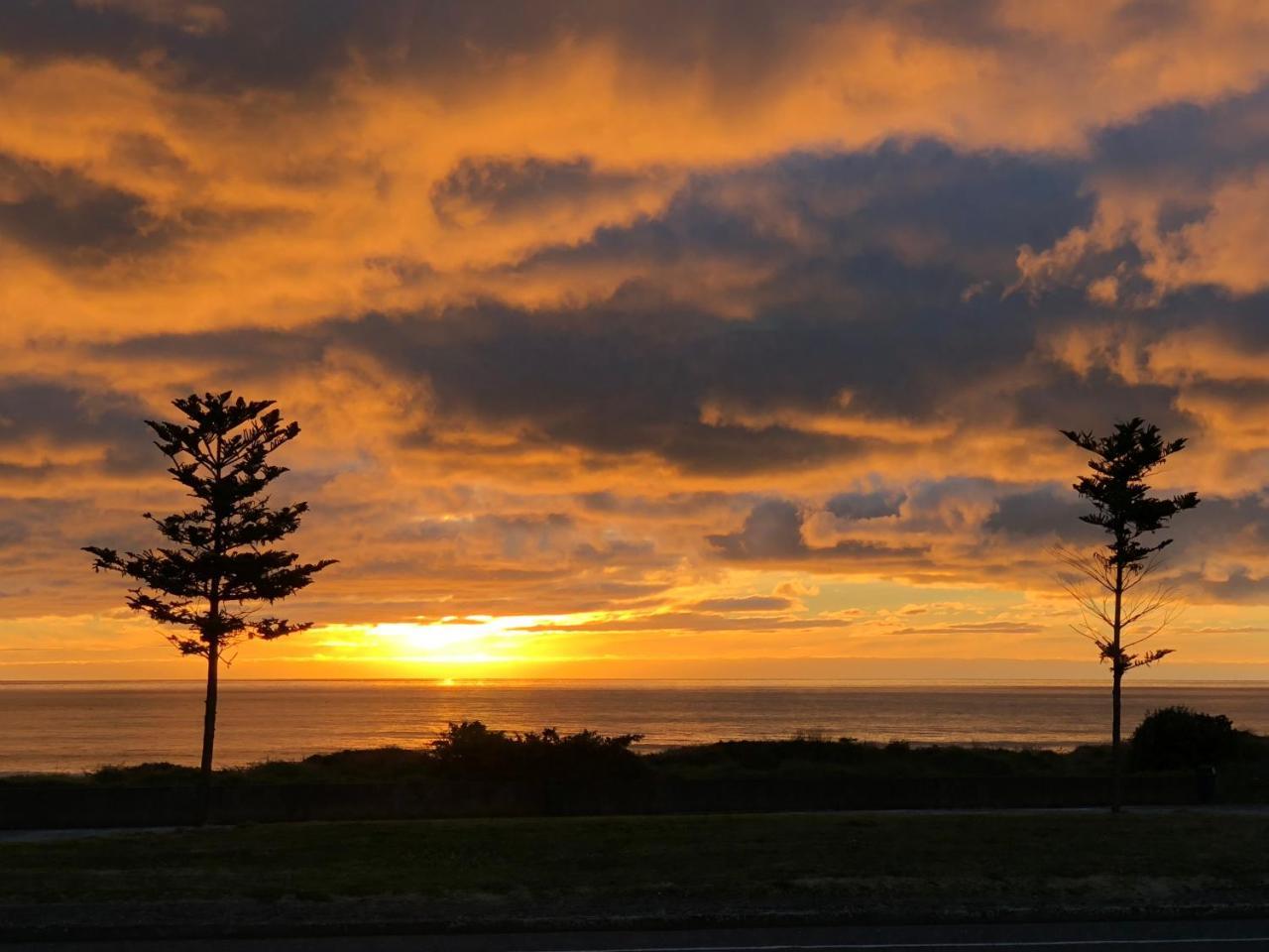 Otaki Beachfront Getaway Luaran gambar